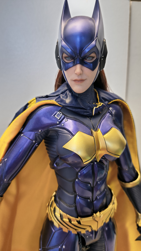 BATGIRL (Purple and Gold Version) Exclusive 1/6 Scale figure VGM65 - BATMAN : ARKHAM KNIGHT - HOT TOYS – Image 8
