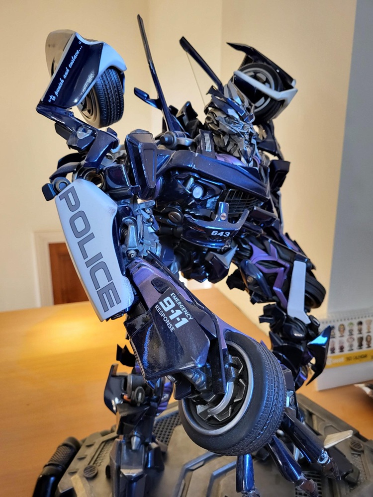 Decepticon Barricade MMTFM-15 Statue – Transformers Film – PRIME 1 STUDIO - Image 14